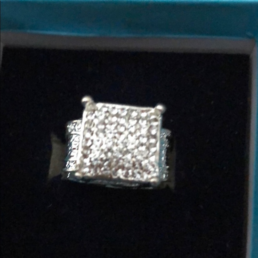 Ring - Picture 2 of 3